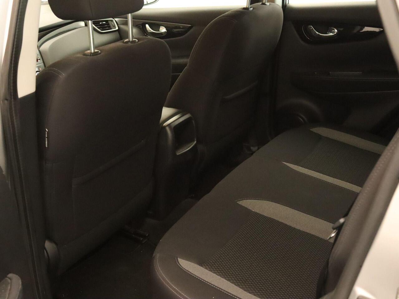 Nissan QASHQAI 1.3 DIG-T Acenta - ORIGINEEL NEDERLANDSE AUTO - VASTE TREKHAAK - TREKGEWICHT 1500 KG- AFKOMSTIG VAN 1E EIGENAAR - PARKEERSENSOREN VOOR/ ACHTER - CLIMATE CONTROL - CAMERA - DAB AUDIO - 17 INCH LICHT METALEN VELGEN