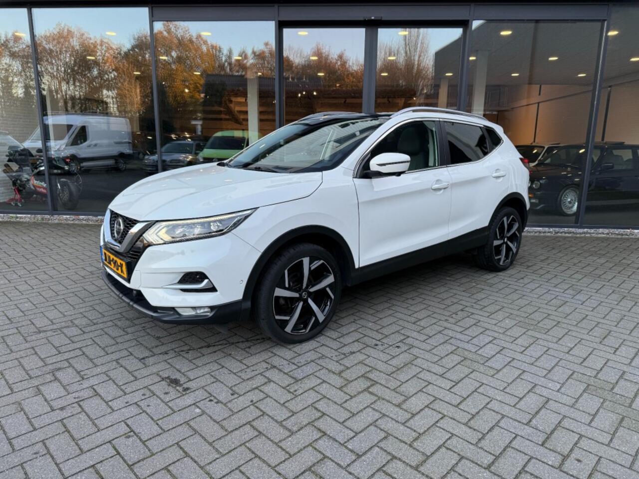 Nissan QASHQAI 1.3 DIG-T Tekna,LED,Pano,Keyless,Carplay,Cam 360,Half Leer,Adapt Cruise,