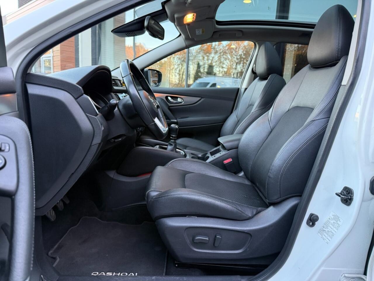 Nissan QASHQAI 1.3 DIG-T Tekna,LED,Pano,Keyless,Carplay,Cam 360,Half Leer,Adapt Cruise,