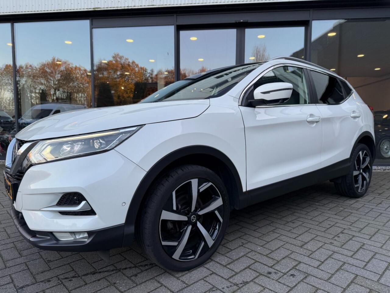 Nissan QASHQAI 1.3 DIG-T Tekna,LED,Pano,Keyless,Carplay,Cam 360,Half Leer,Adapt Cruise,