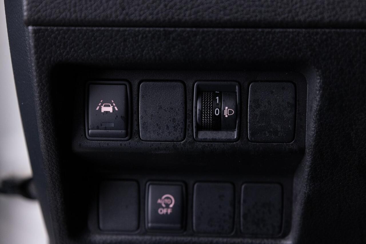 Nissan QASHQAI 1.3 DIG-T N-Connecta | PANORAMADAK | KEYLESS | 360 Camera ? 1e Eigenaar