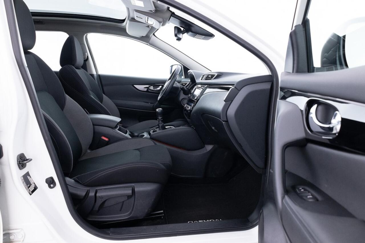 Nissan QASHQAI 1.3 DIG-T N-Connecta | PANORAMADAK | KEYLESS | 360 Camera ? 1e Eigenaar