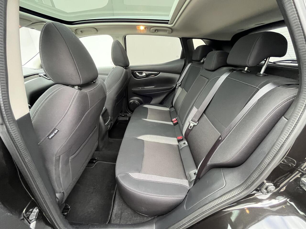 Nissan QASHQAI 1.3 DIG-T Business Edition / 100% Dealeronderhouden / Panoramadak / 360° Camera / Adaptieve Cruise Control / Keyless Entry & Start / Navigatie full map / Apple Carplay & Android Auto / Stoel- en Voorruitverwarming / Climate Control / Dodehoek Detectie