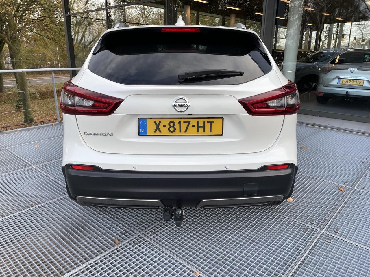 Nissan QASHQAI 1.3 DIG-T Tekna Automaat | Trekhaak | Navigatie | Panoramadak |