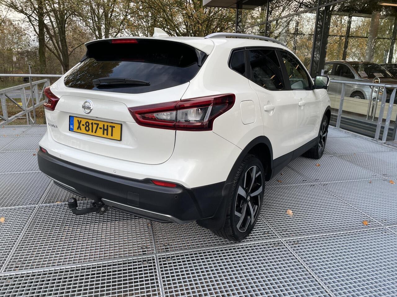 Nissan QASHQAI 1.3 DIG-T Tekna Automaat | Trekhaak | Navigatie | Panoramadak |