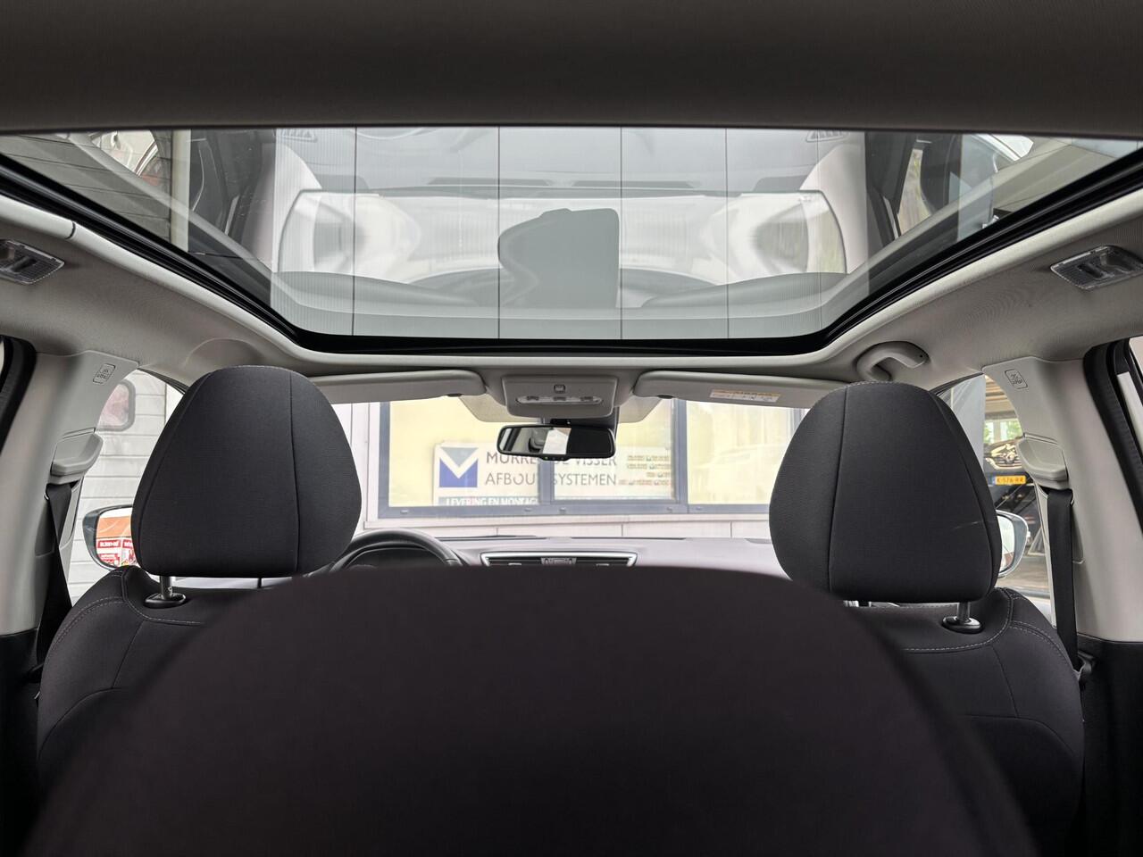 Nissan QASHQAI 1.3 DIG-T N-Connecta Design Pack | Trekhaak | Panoramadak | Apple Carplay/Android Auto | 360° Camera | Keyless Entry | Navigatie | DAB