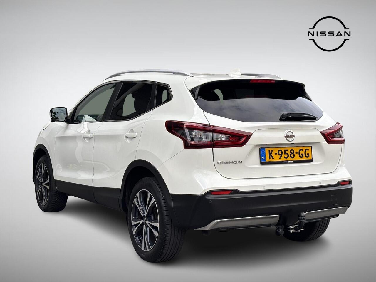 Nissan QASHQAI 1.3 DIG-T N-Connecta Design Pack | Trekhaak | Panoramadak | Apple Carplay/Android Auto | 360° Camera | Keyless Entry | Navigatie | DAB