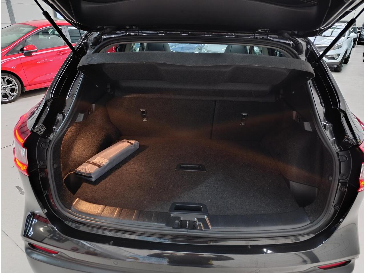 Nissan QASHQAI 1.3 DIG-T Tekna Pano dak| Automaat | 360 Camera | stoelverwarming | parkeer sensoren