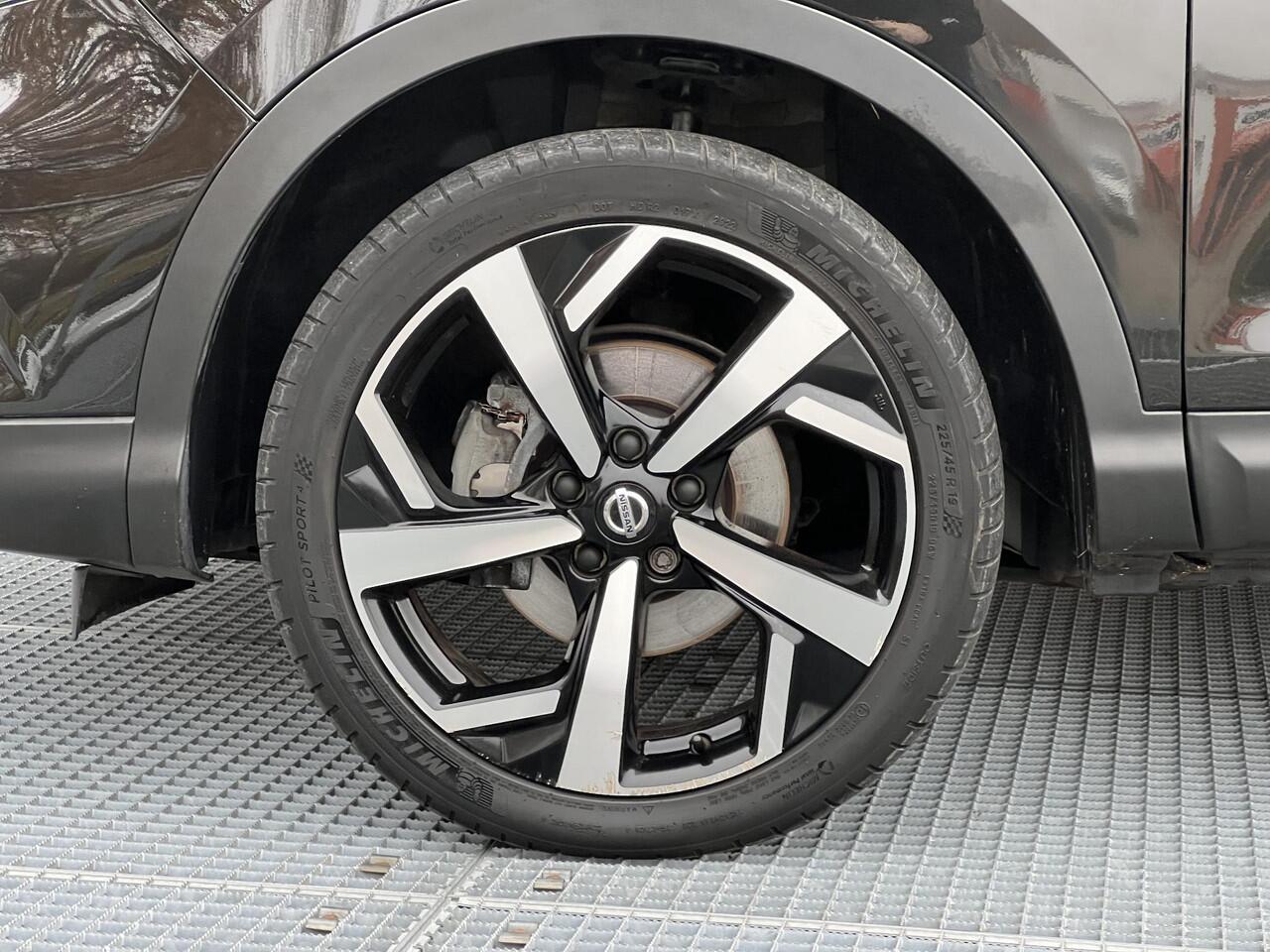 Nissan QASHQAI 1.3 DIG-T Premium Edition | Trekhaak | Panorama-Dak | Leder |