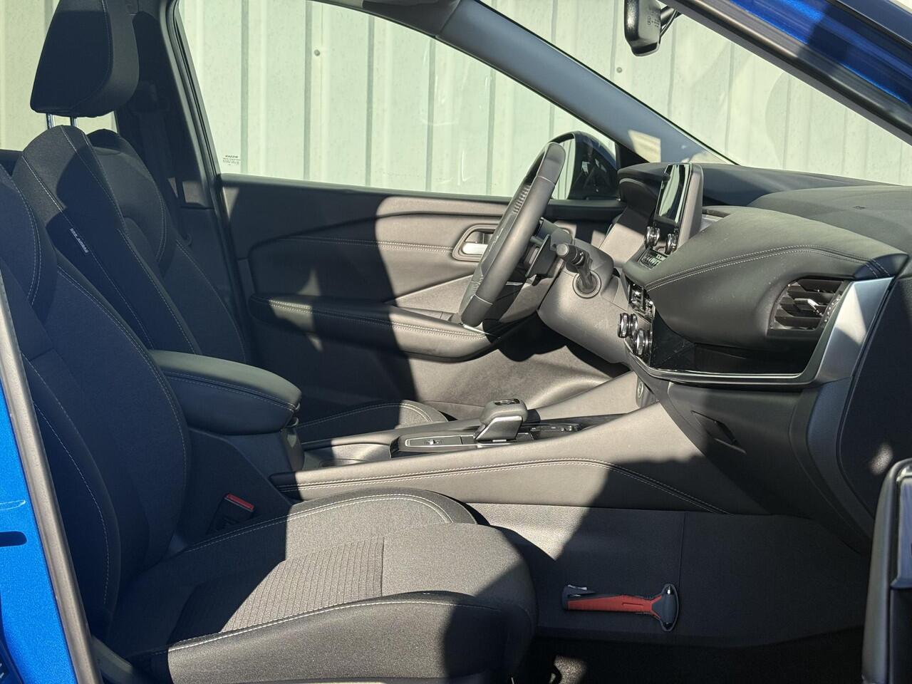 Nissan QASHQAI 1.3 MHEV Xtronic Premiere Edition / Trekhaak 1800 KG / Panoramadak / Head-up Display / Navigatie / 360 Graden Camera / Adaptive Cruise Control / Dual-Zone Climate Control /