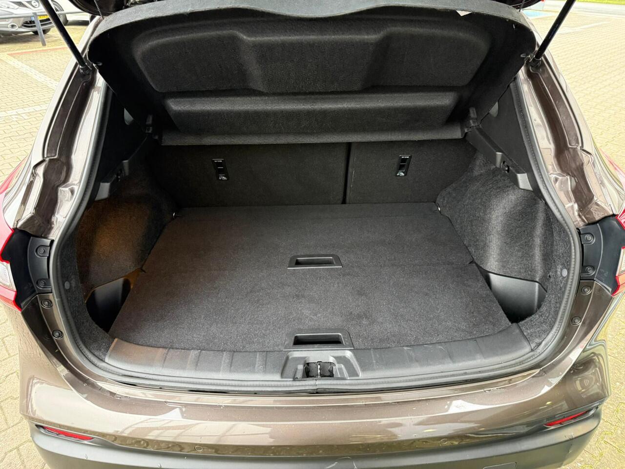 Nissan QASHQAI 1.3 DIG-T Premium Edition *Cruise Control*