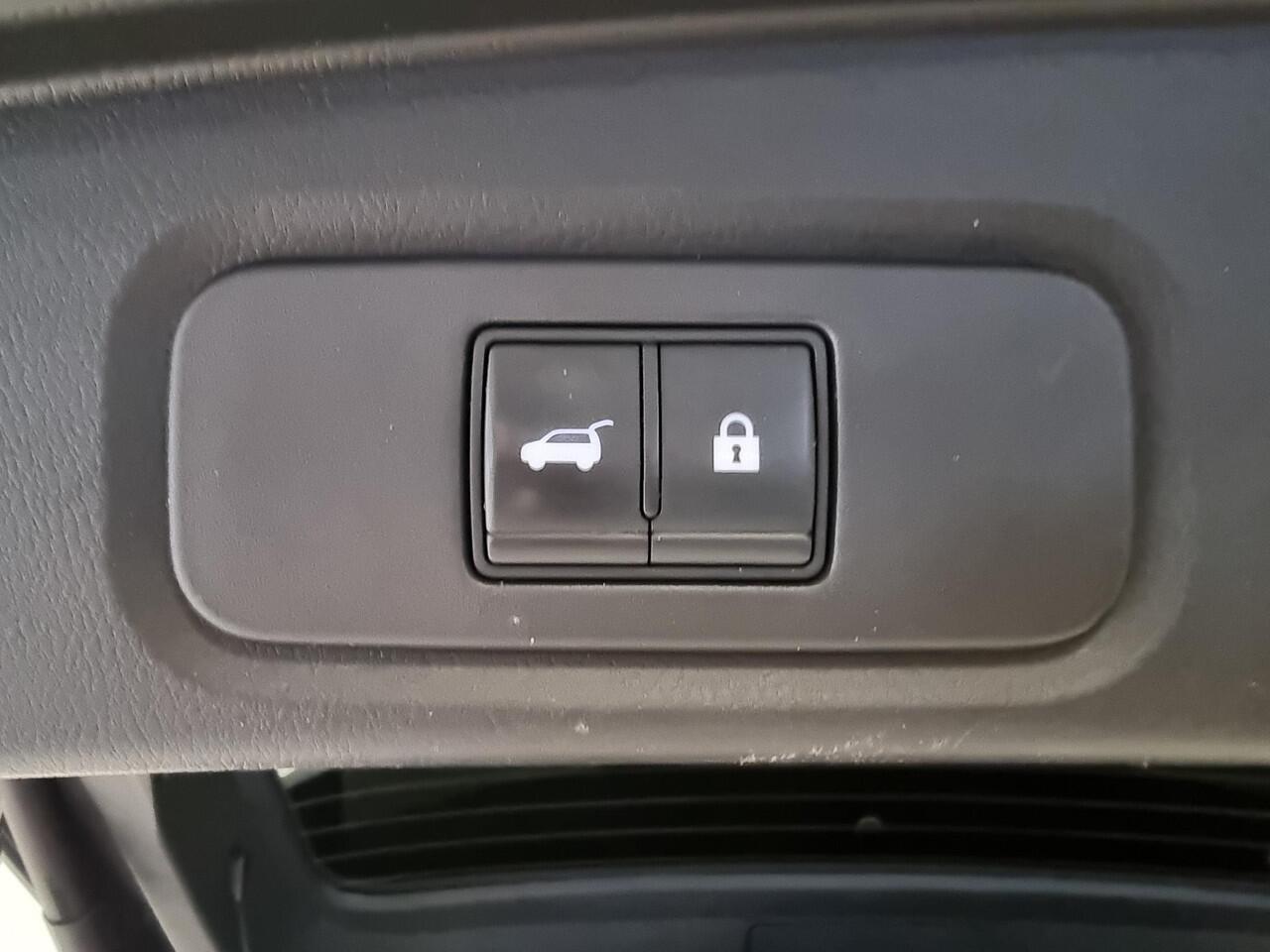 Nissan QASHQAI 1.3 MHEV N-Connecta | Trekhaak | Panoramadak | Elektrische Achterklep |