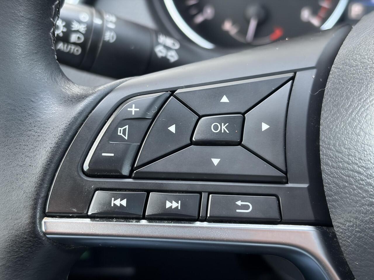 Nissan QASHQAI 1.3 DIG-T Design Edition / Trekhaak 1500 kg/ Airco (automatisch) / Cruise control / Dealer onderhouden/