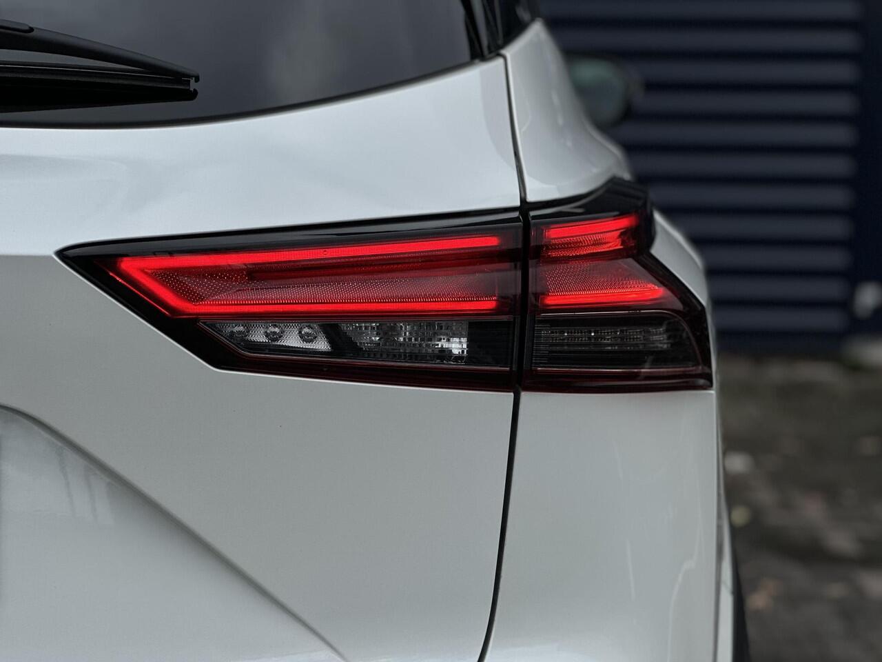 Nissan QASHQAI 1.3 MHEV 140pk Premiere Edition | Panoramadak | Trekhaak | Dodehoek Detectie | Apple Carplay/Android Auto | Cruise Control Adaptief | Lichtmetalen velgen 18inch