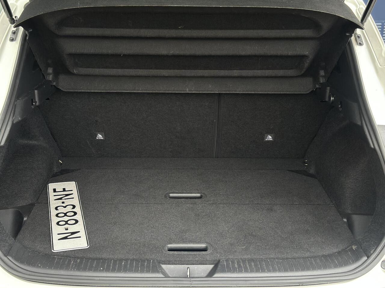 Nissan QASHQAI 1.3 MHEV 140pk Premiere Edition | Panoramadak | Trekhaak | Dodehoek Detectie | Apple Carplay/Android Auto | Cruise Control Adaptief | Lichtmetalen velgen 18inch