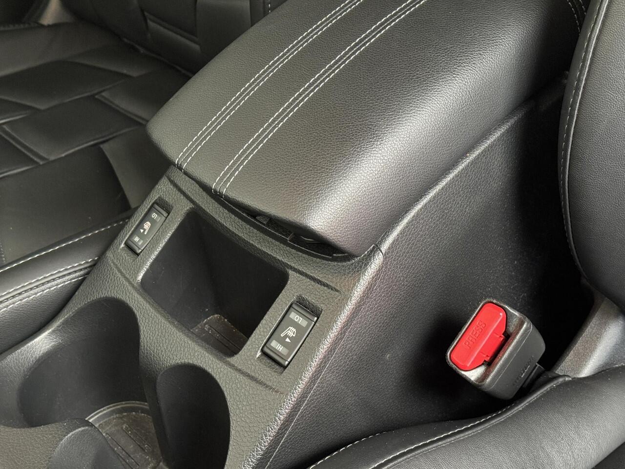 Nissan QASHQAI 1.3 DIG-T Premium Edition | Trekhaak | Leder | Stoelverwarming | 360° Camera |