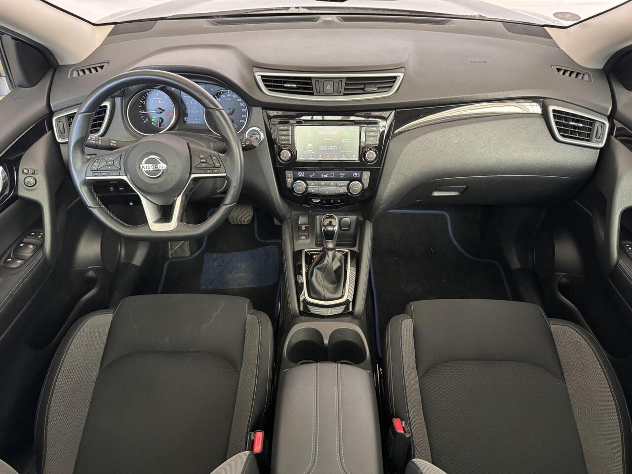 Nissan QASHQAI 1.3 DIG-T Design Edition | Dealer Onderhouden | Panoramadak | Trekhaak | All Season Banden |