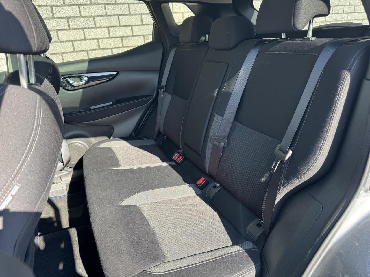 Nissan QASHQAI 1.3 DIG-T Design Edition | Dealer Onderhouden | Panoramadak | Trekhaak | All Season Banden |