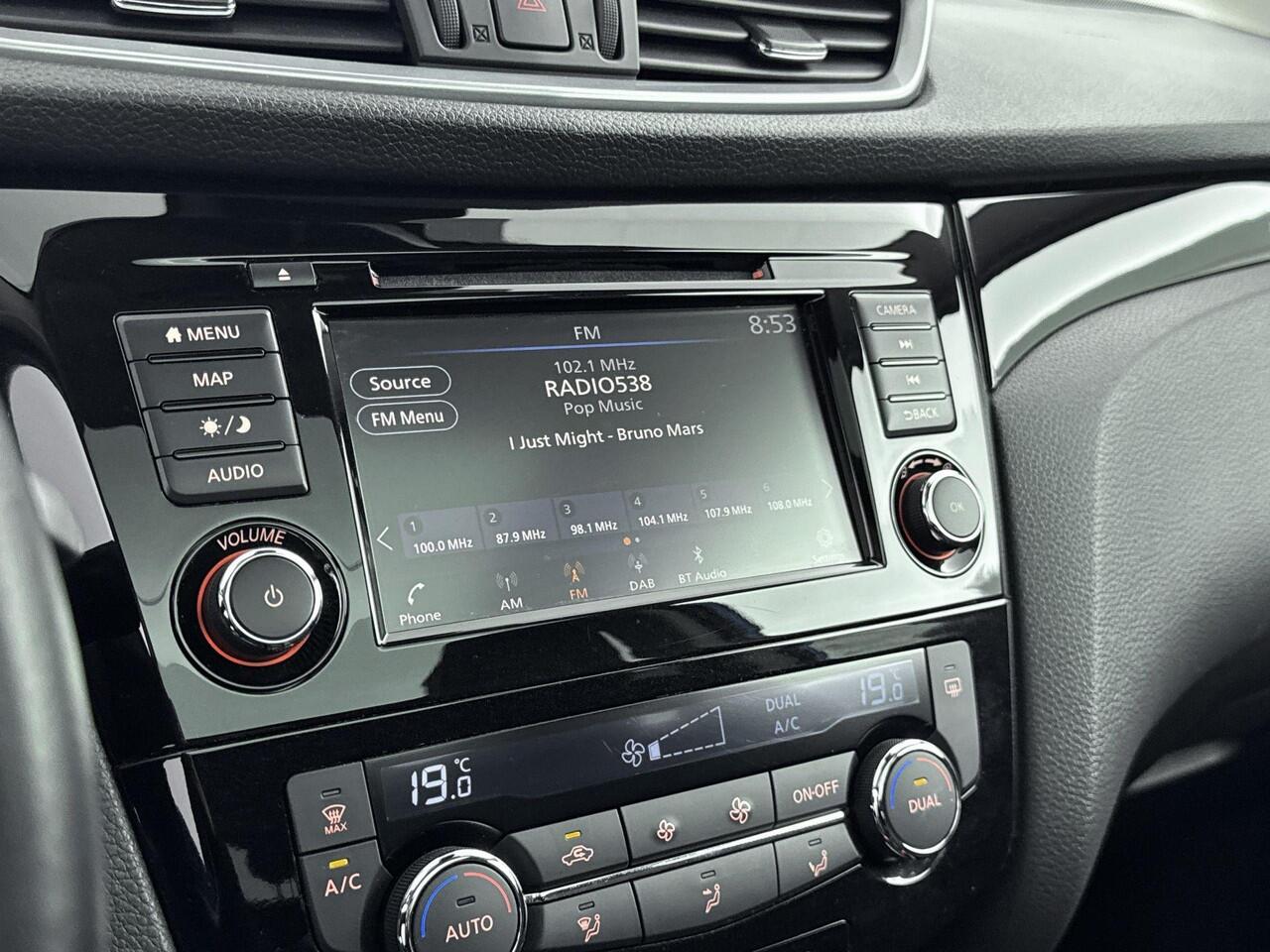 Nissan QASHQAI 1.3 DIG-T Design Edition 140PK | Trekhaak | Navigatie | Panoramadak | 360 Graden Camera | Climate Control | Apple CarPlay & Android Auto