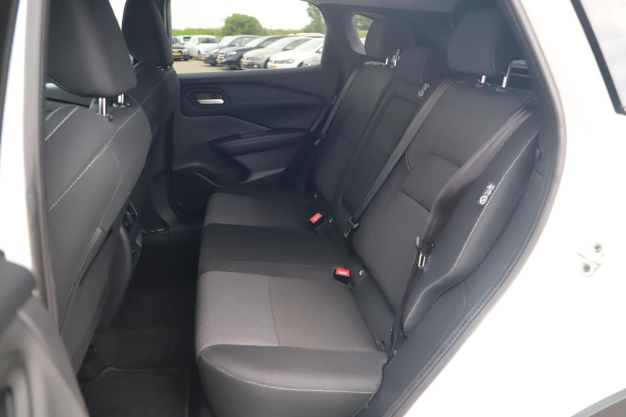 Nissan QASHQAI 1.3 MHEV Xtronic N-Style Automaat Two Tone Parelmoer Wit Keyless 19 inch LMV Navigatie Carplay Android 360 Camera Adaptive Cruise