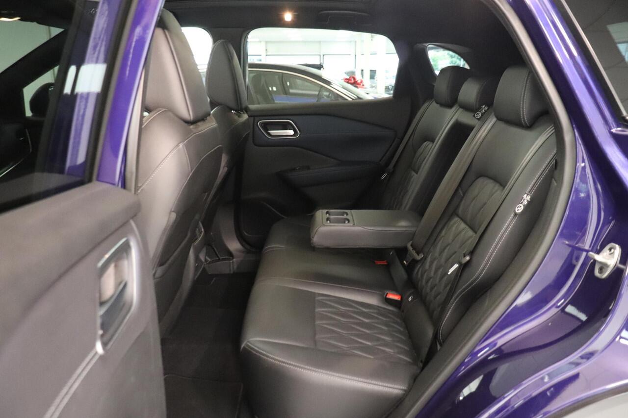 Nissan QASHQAI 1.3 MHEV Xtronic Business Executive | 360 Camera | Leder bekleding | Matrix LED | Panoramadak | Elec Achterklep | Trekhaak |