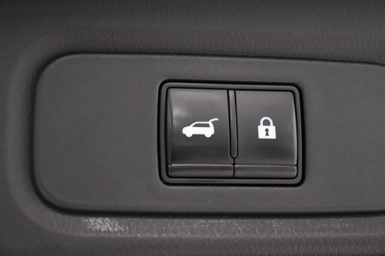 Nissan QASHQAI 1.3 MHEV Xtronic Business Executive | 360 Camera | Leder bekleding | Matrix LED | Panoramadak | Elec Achterklep | Trekhaak |