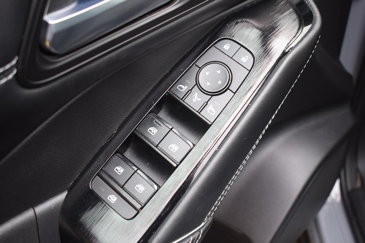 Nissan QASHQAI 1.3 MHEV N-Connecta Navi Airco panoramadak Km 30.250!!