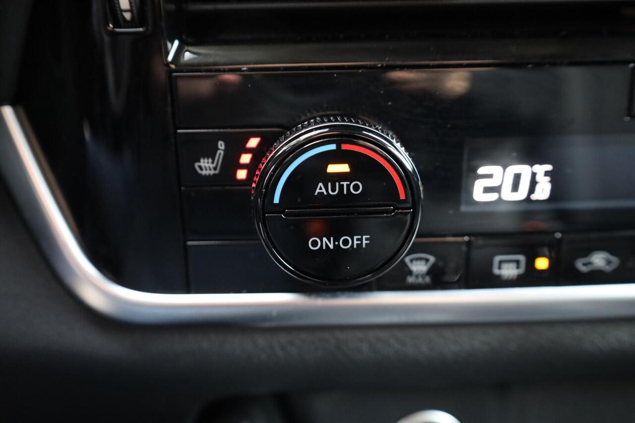 Nissan QASHQAI 1.3 MHEV Xtronic N-Connecta TREKHAAK 360-CAMERA 12.3"DISPLAY! CARPLAY DAB RUIT/STUUR/STOELVERW. CRUISE 2xPDC NAVI CLIMA 18"LMV