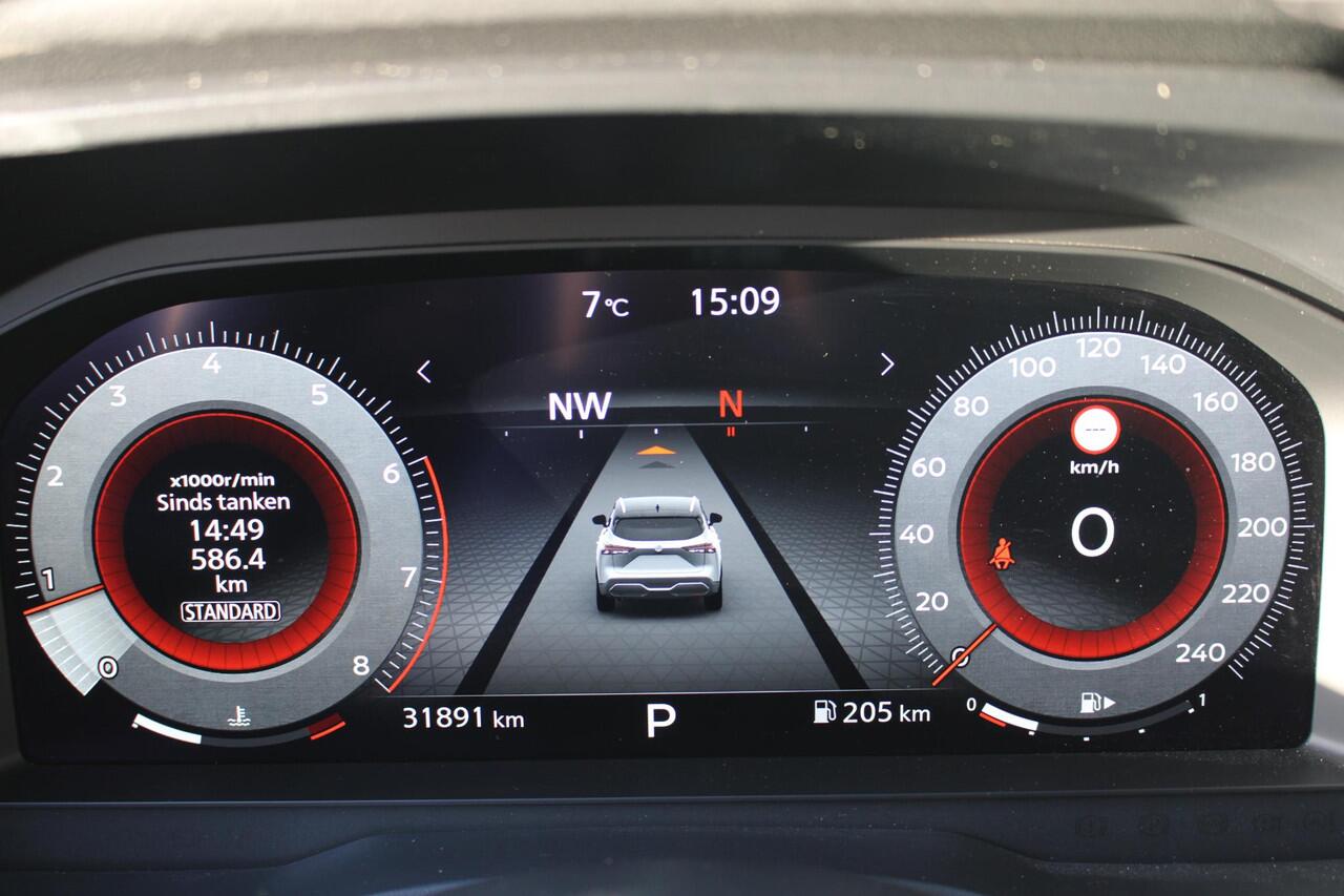 Nissan QASHQAI 1.3 MHEV Xtronic N-Connecta Automaat | Trekhaak | Voorruitverwarming | Stoel en stuur verwarming | Adaptieve cruise | All Season banden