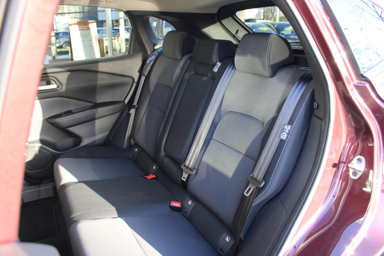 Nissan QASHQAI 1.3 MHEV Xtronic N-Connecta Automaat | Trekhaak | Voorruitverwarming | Stoel en stuur verwarming | Adaptieve cruise | All Season banden