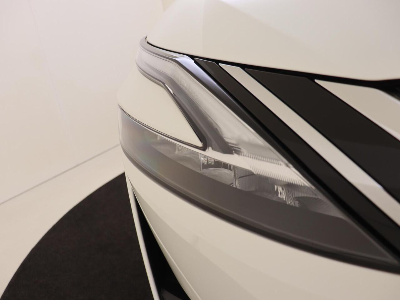 Nissan QASHQAI 1.3 MHEV Xtronic Tekna Trekhaak Cold pack zwart dak