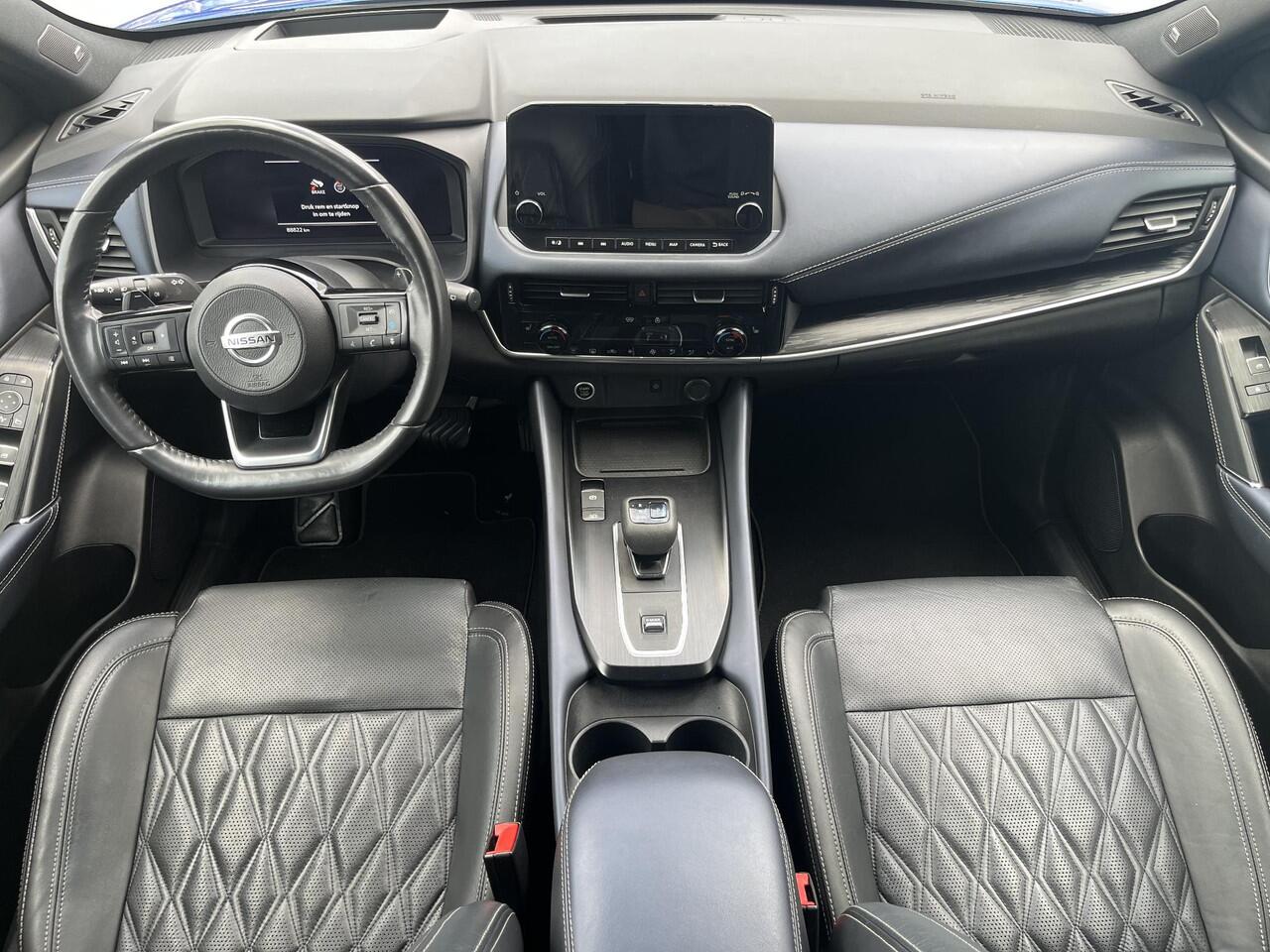 Nissan QASHQAI 1.3 MHEV Xtronic Tekna Plus Automaat / Cold pack / Panoramadak / HUD / Stuur-, Stoel en voorruitverwarming / Rondomzicht camera / Voorstoelen met massage / Elektrische achterklep / Adaptief CC / Apple Carplay Android Auto /
