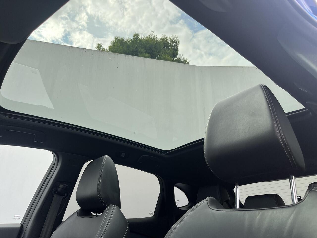 Nissan QASHQAI 1.3 MHEV Xtronic Tekna Plus Automaat / Cold pack / Panoramadak / HUD / Stuur-, Stoel en voorruitverwarming / Rondomzicht camera / Voorstoelen met massage / Elektrische achterklep / Adaptief CC / Apple Carplay Android Auto /
