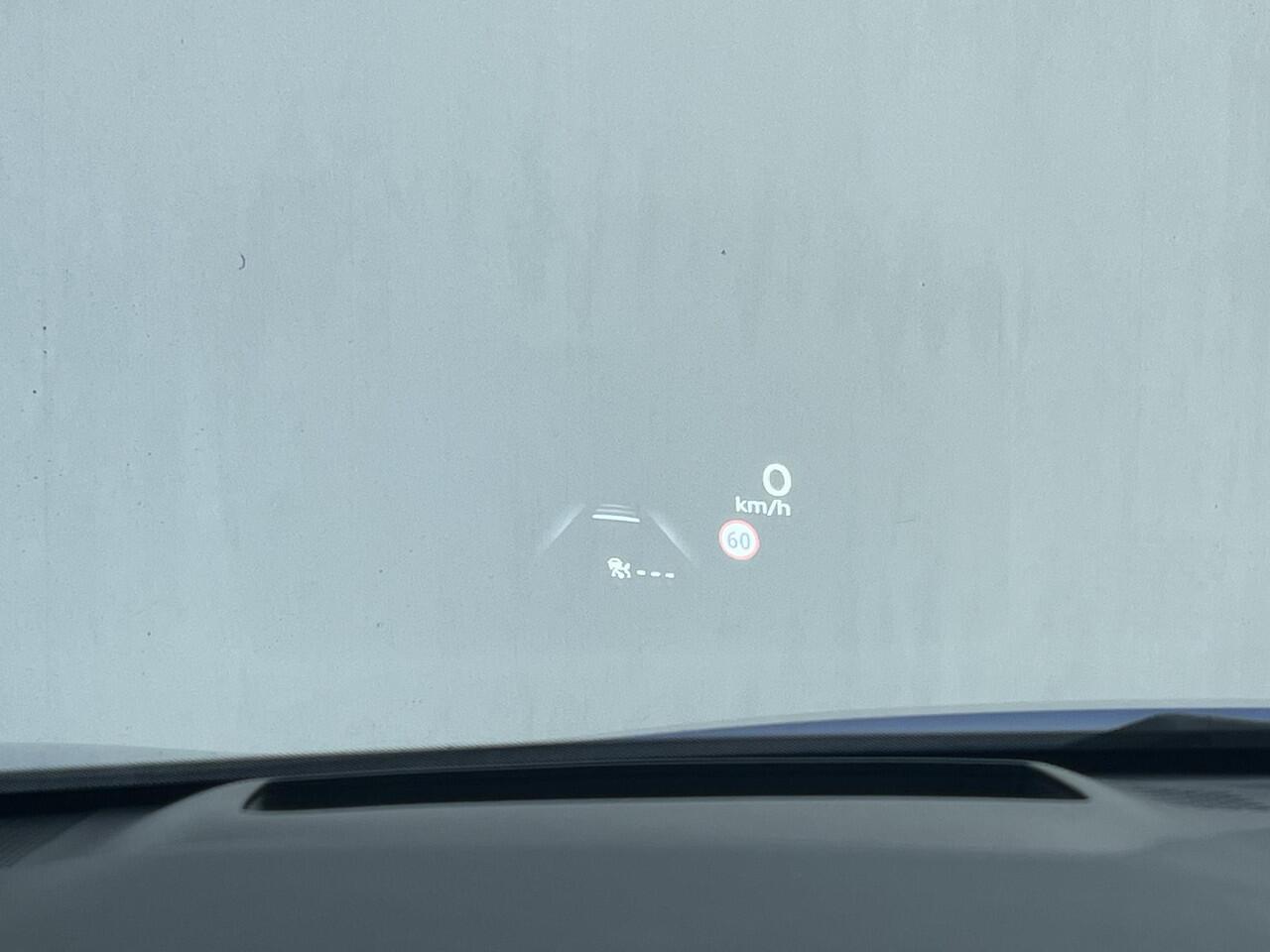 Nissan QASHQAI 1.3 MHEV Xtronic Tekna Plus Automaat / Cold pack / Panoramadak / HUD / Stuur-, Stoel en voorruitverwarming / Rondomzicht camera / Voorstoelen met massage / Elektrische achterklep / Adaptief CC / Apple Carplay Android Auto /