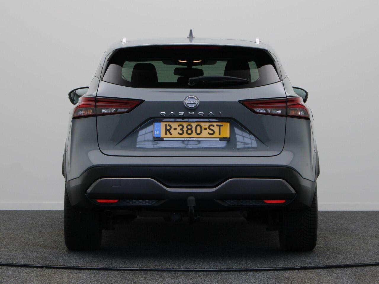 Nissan QASHQAI 140pk MHEV N-Connecta | Panoramadak | Rondomzicht camera | Trekhaak | Apple Carplay & Android Auto |