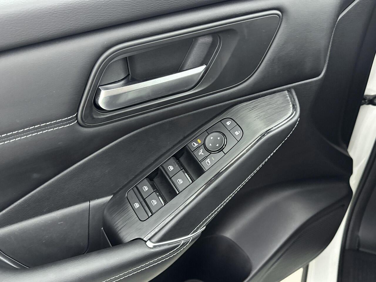 Nissan QASHQAI 1.3 MHEV Xtronic N-Connecta Apple Carplay & Android Auto | 360 camera | Parkeersensoren | Trekhaak