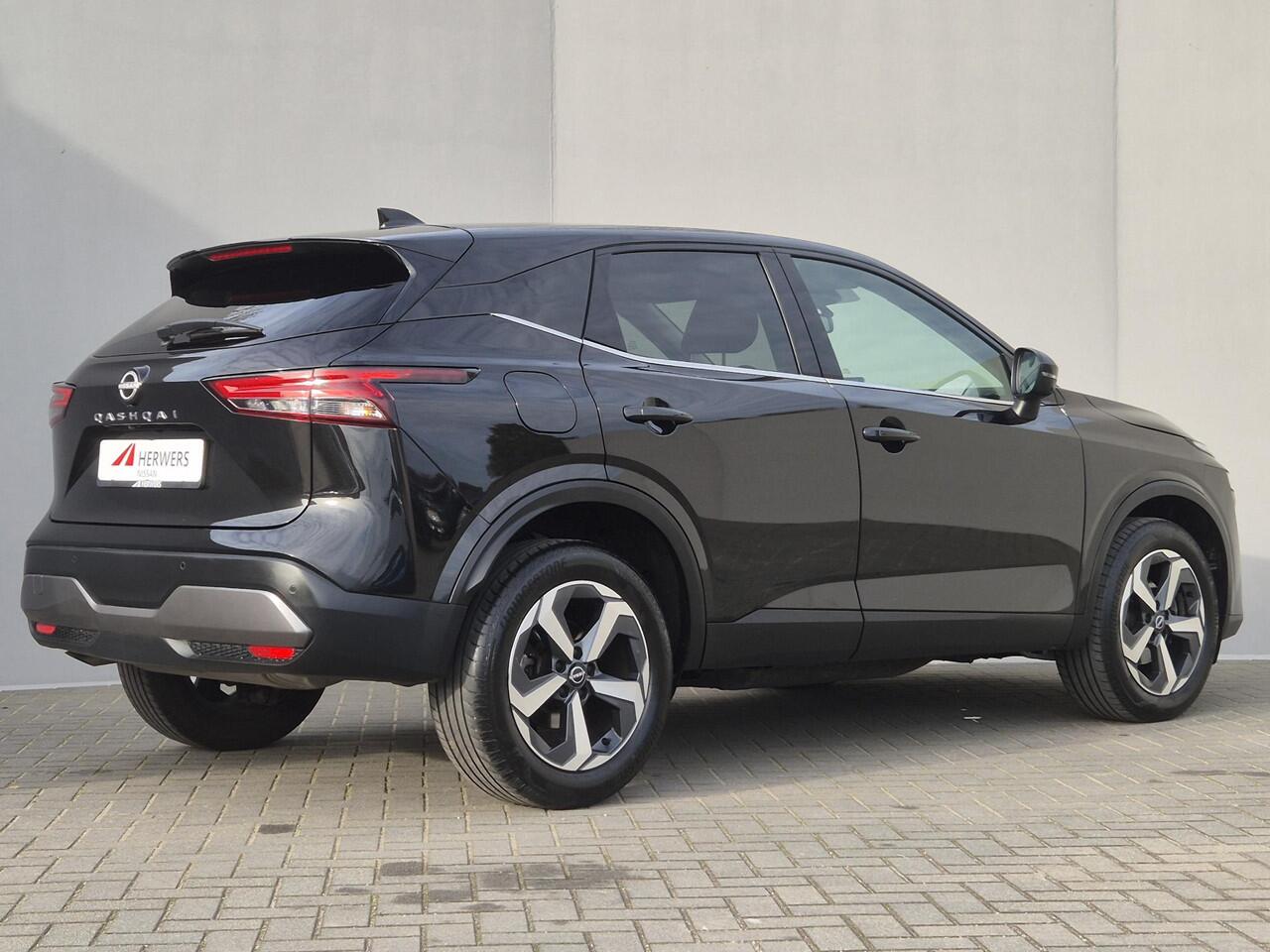 Nissan QASHQAI 1.3 MHEV Xtronic N-Connecta Automaat / Cold Pack / Trekgewicht 1800 kg / Rondomzicht camera / Adaptief CC / Stuur-, Stoel en Voorruit verwarming / Apple Carplay Android Auto / Draadloze telefoon opladen /r