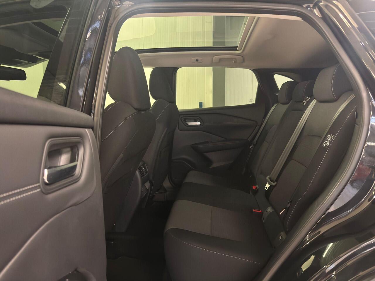 Nissan QASHQAI 1.3 MHEV Xtronic Business Design | Trekhaak | Panoramadak | 360º Camera |