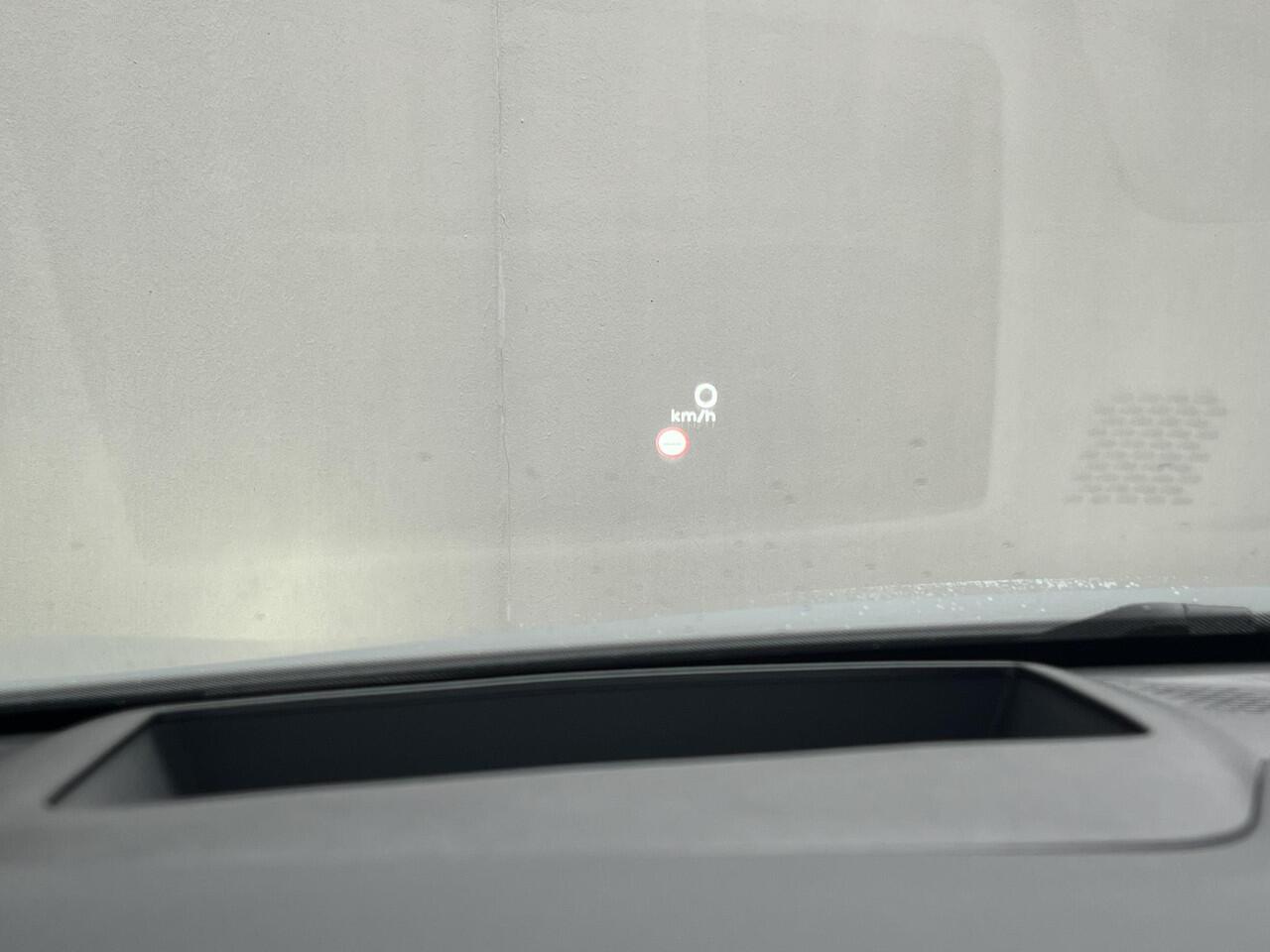 Nissan QASHQAI 1.5 e-Power Tekna Plus / Panoramadak / HUD / Apple Carplay & Android Auto / 360° Camera / Keyless Entry & Start / Navigatie full map / Stuur- en Stoelverwarming / Voorruitverwarming / Climate Control / Adaptieve Cruise Control / Elektrisch Verstelbare Voo