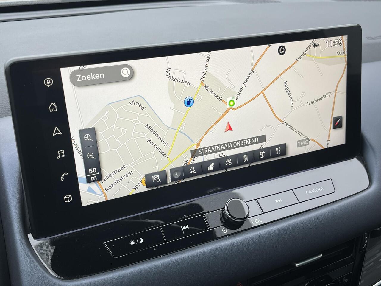 Nissan QASHQAI 1.5 e-Power Tekna Plus / Panoramadak / HUD / Apple Carplay & Android Auto / 360° Camera / Keyless Entry & Start / Navigatie full map / Stuur- en Stoelverwarming / Voorruitverwarming / Climate Control / Adaptieve Cruise Control / Elektrisch Verstelbare Voo