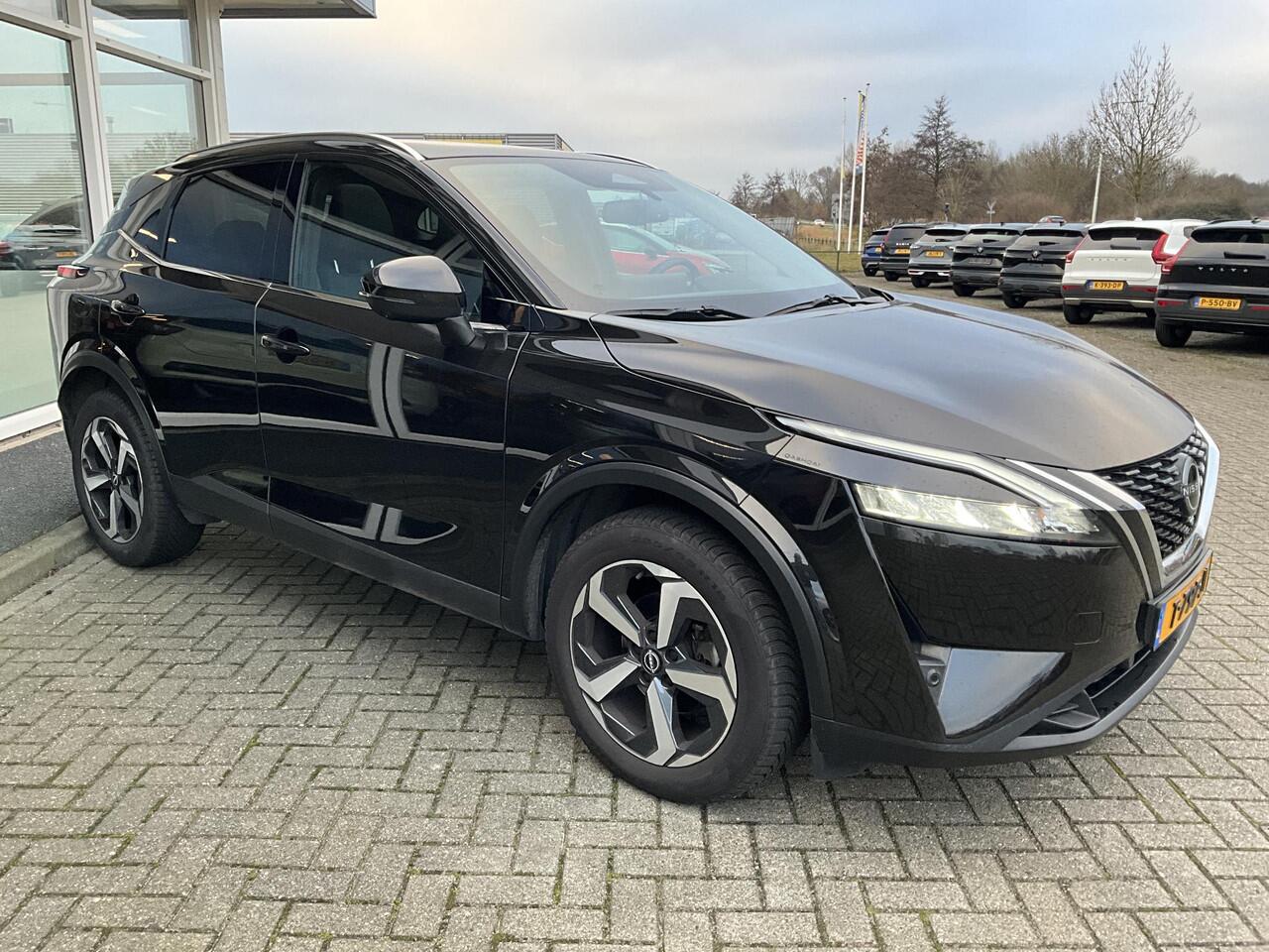 Nissan QASHQAI 1.3 MHEV Xtronic N-Connecta Pano