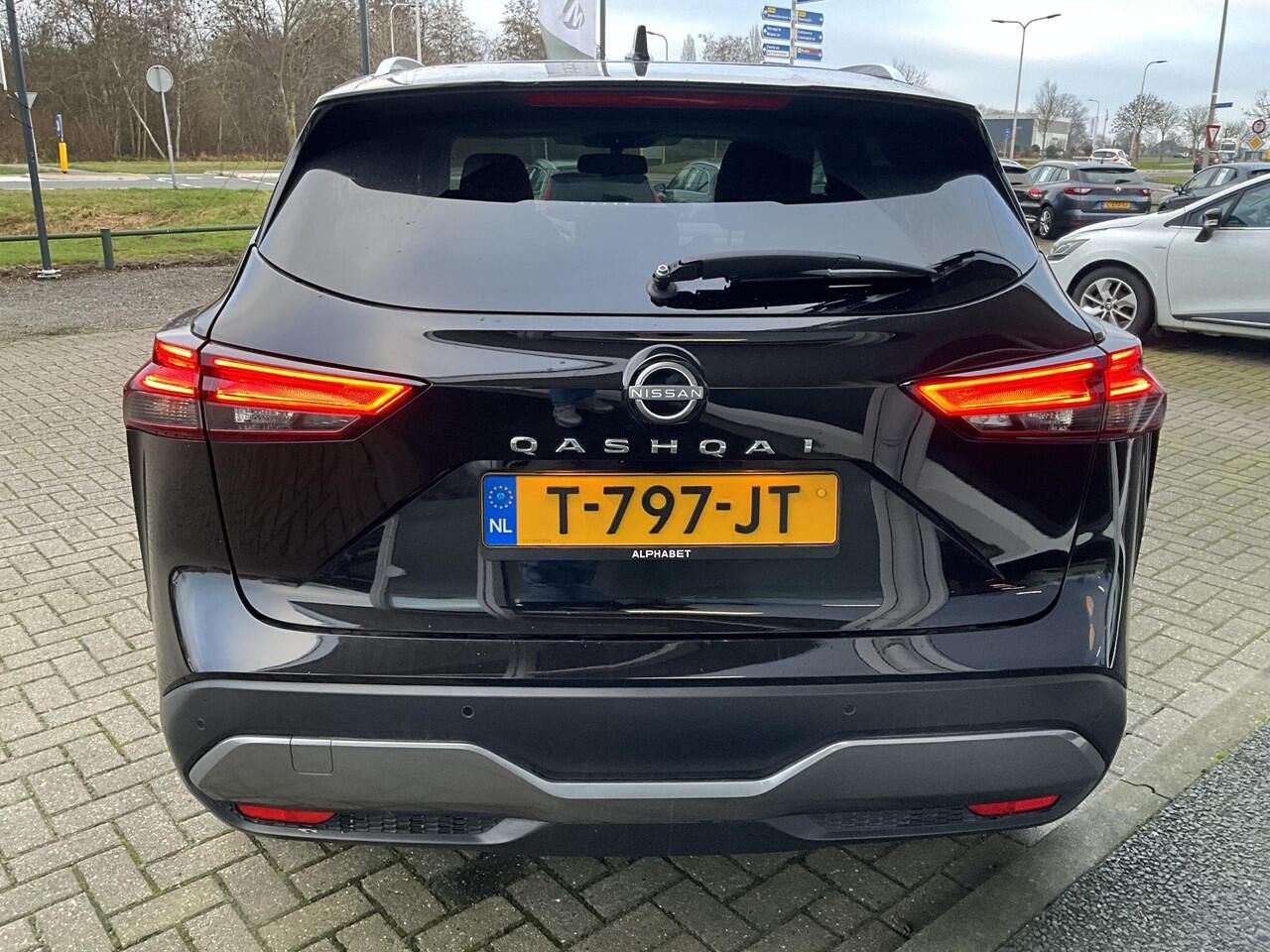 Nissan QASHQAI 1.3 MHEV Xtronic N-Connecta Pano
