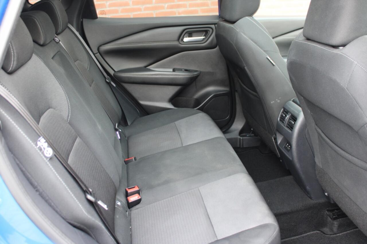 Nissan QASHQAI 1.3 MHEV N-Connecta | Pano | 18 Inch | Full Led | 360 Camera