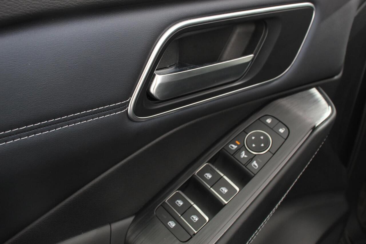 Nissan QASHQAI 1.3 MHEV DIG-T 158pk Xtronic Tekna | Navigatie | Apple Carplay/Android Auto | Parkeersensoren | 360 camera | Adaptive cruise control | Head-up Display | Blind Spot Assist | Elektrische achterklep | Elektrische bestuurderstoel | Stoel-en stuurverwarming | 