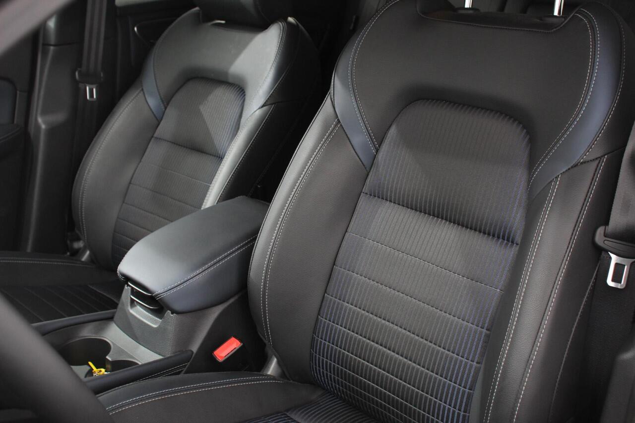 Nissan QASHQAI 1.3 MHEV DIG-T 158pk Xtronic Tekna | Navigatie | Apple Carplay/Android Auto | Parkeersensoren | 360 camera | Adaptive cruise control | Head-up Display | Blind Spot Assist | Elektrische achterklep | Elektrische bestuurderstoel | Stoel-en stuurverwarming | 