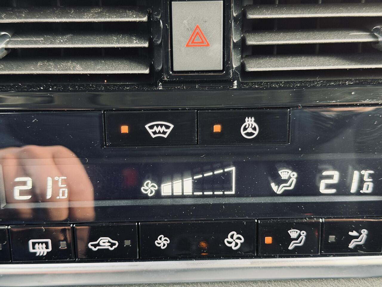 Nissan QASHQAI 1.3 MHEV /Pano/Navi/Camera/AppleCarPlay