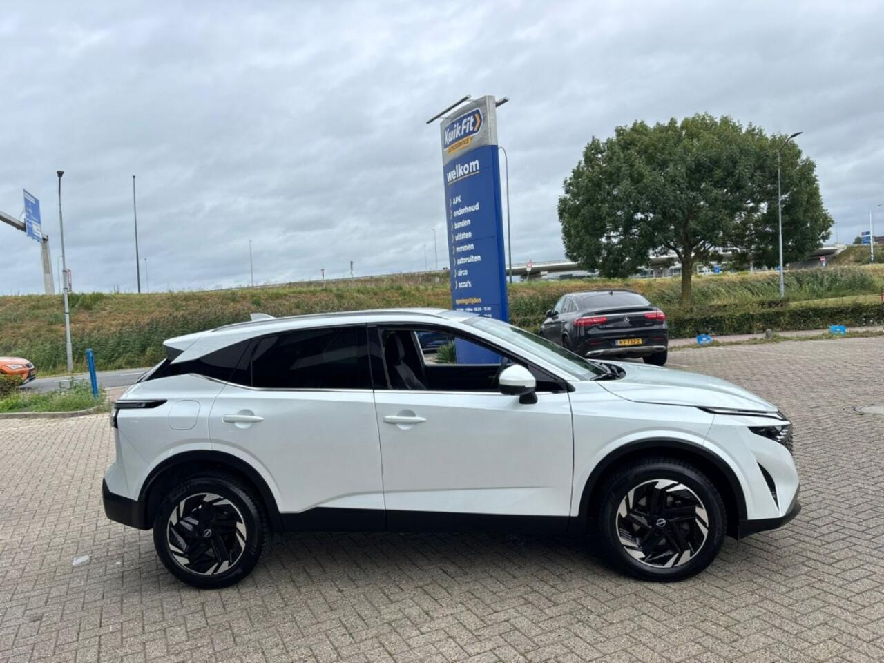 Nissan QASHQAI 1.3 MHEV X N-CONNECTA AUTOMAAT AIRCO NAVI WIDESCREEN CAMERA360GR.