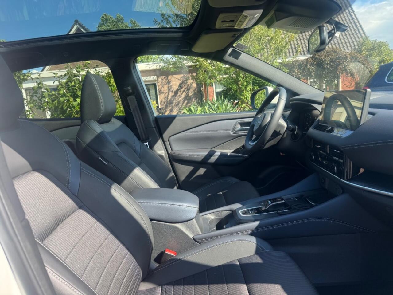 Nissan QASHQAI 1.5e-Power Business Desgin * Hybride / Navigatie / Glazen Panoramadak / Adaptive Cruise Control / Stuurverwarming