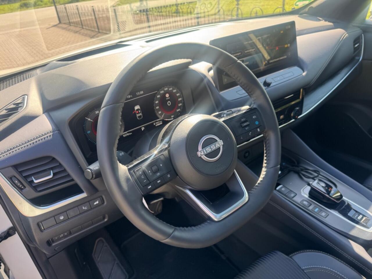 Nissan QASHQAI 1.5e-Power Business Desgin * Hybride / Navigatie / Glazen Panoramadak / Adaptive Cruise Control / Stuurverwarming