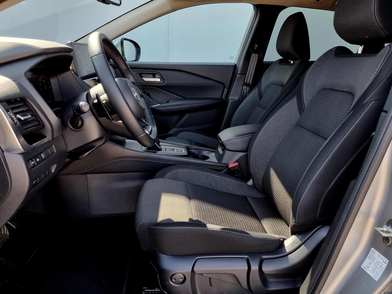 Nissan QASHQAI 1.3 MHEV Xtronic N-Connecta / Trekhaak ( 1.800 kg ) / All season banden / Panoramadak /